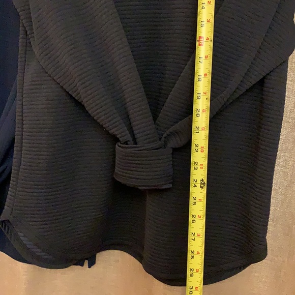 Bundle of 2 Men’s Shirts size Large & Medium EUC - Picture 5 of 5